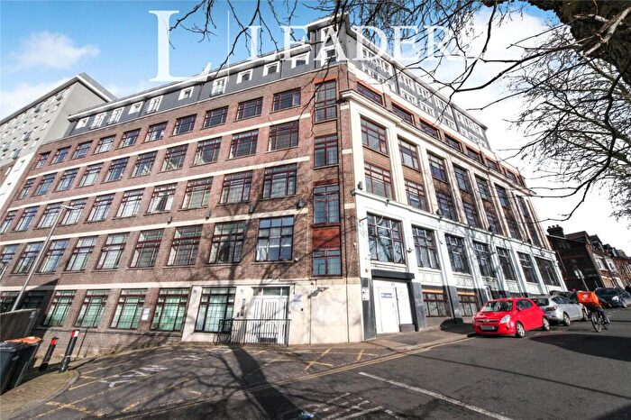 1 Bedroom Flat To Rent In Midland Road, Luton, Bedfordshire, LU2