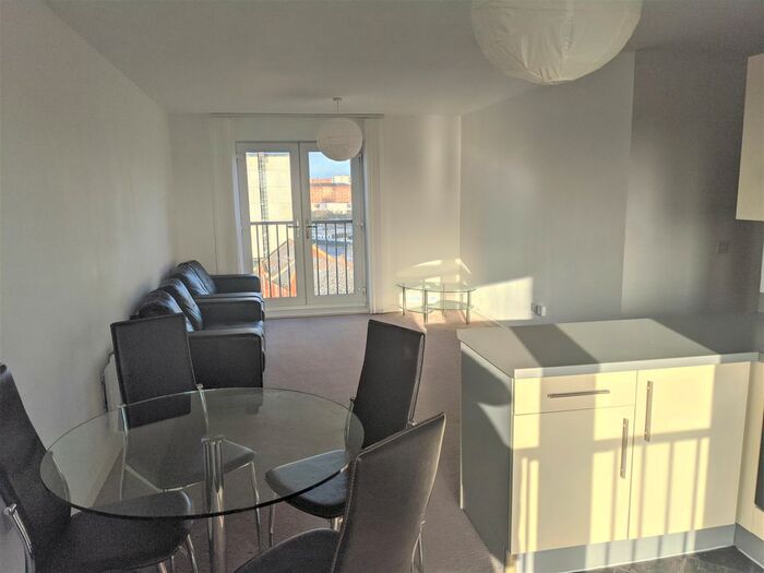 3 Bedroom Flat To Rent In Chapeltown Street, Manchester, M1