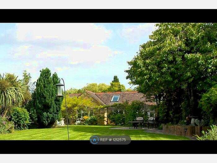 1 Bedroom Bungalow To Rent In Cambridge Road, Uxbridge, UB8