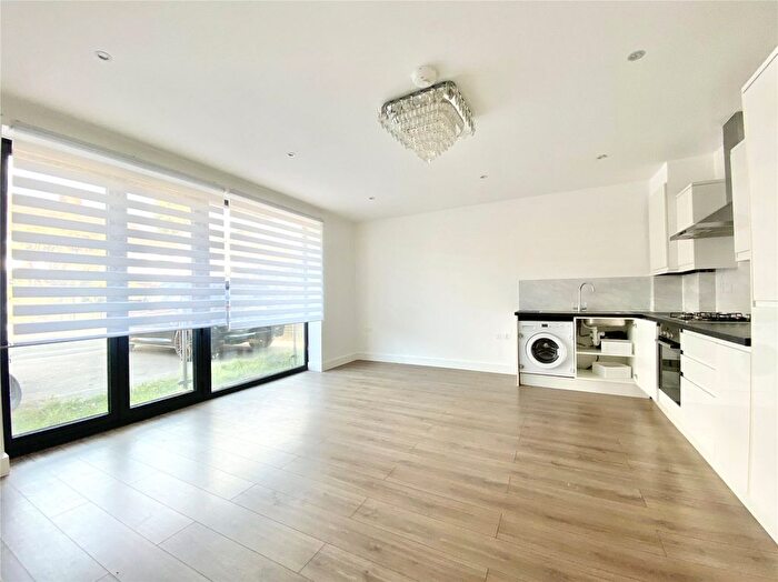 2 Bedroom Flat To Rent In Sudbury Avenue, Wembley, Middlesex, HA0