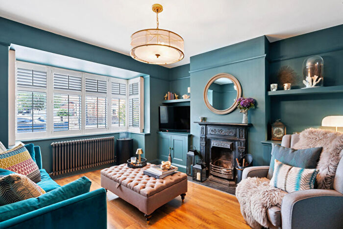 4 Bedroom Detached House For Sale In Lower Road, Cookham, SL6