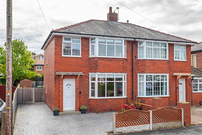 3 Bedroom Semi-Detached House For Sale In Stanley Grove, Penwortham, Preston, PR1