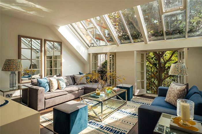 2 Bedroom Flat For Sale In York Street, Marylebone, London, W1H