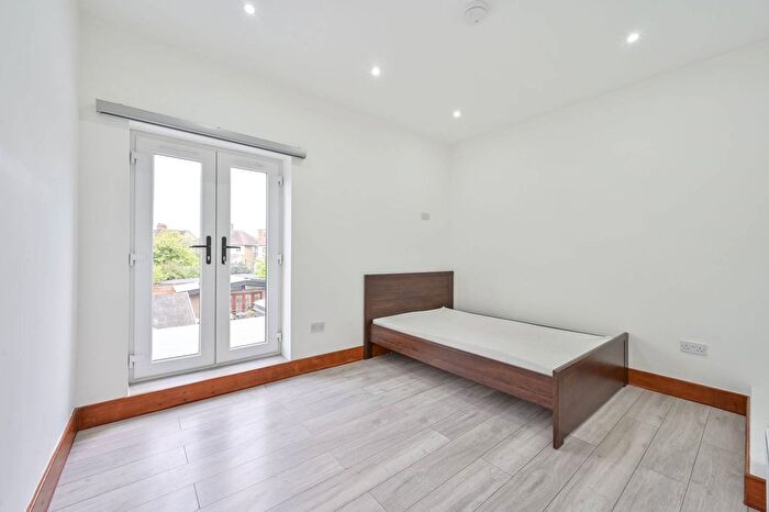 Studio To Rent In Dorset Road, Merton Park, London, SW19
