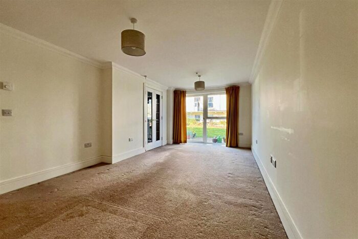 1 Bedroom Flat For Sale In New Court, Lansdown, Cheltenham, GL50