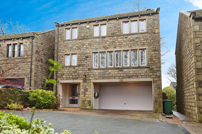 4 Bedroom Detached House For Sale In Dunford Road, Hade Edge, Holmfirth, HD9