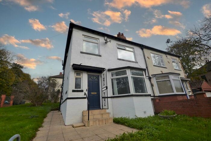 3 Bedroom Semi-Detached House To Rent In Harehills Lane, Leeds, LS7