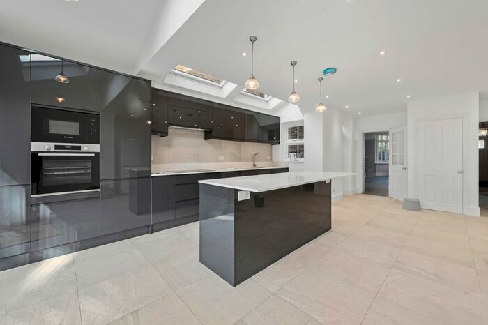 4 Bedroom Property To Rent In Quintin Avenue, London, SW20