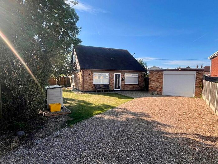 3 Bedroom Detached House To Rent In Hilberry Road, Canvey Island, Essex, SS8