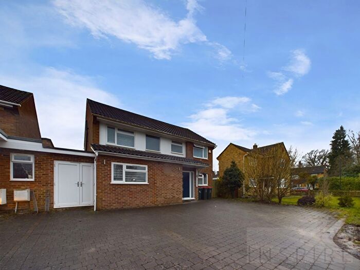 4 Bedroom Detached House For Sale In Three Bridges Road, Crawley, RH10
