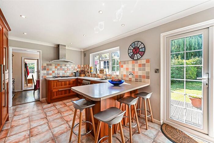 4 Bedroom Detached House For Sale In Redhill Road, Rowland's Castle, PO9