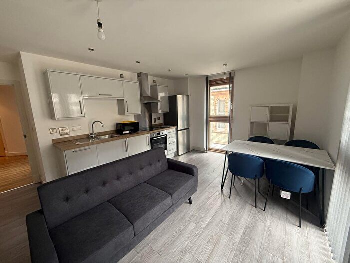 2 Bedroom Apartment To Rent In Temple Street, Birmingham, West Midlands, B2