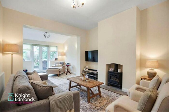 4 Bedroom Semi-Detached House To Rent In Park Avenue, Sittingbourne, ME10