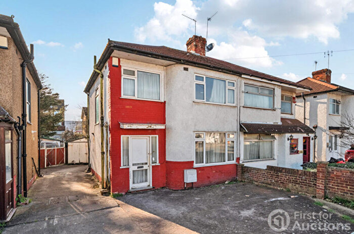 3 Bedroom Semi Detached House For Sale In Holyrood Avenue, Harrow, Middlesex, HA2