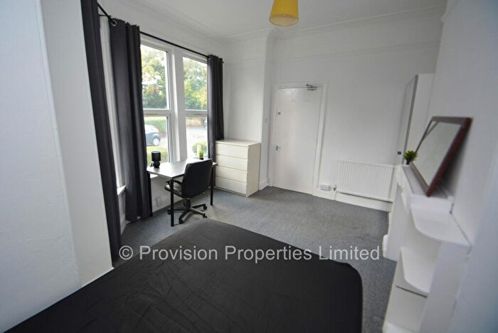 10 Bedroom Terraced House To Rent In Delph Lane, Woodhouse, Leeds, LS6