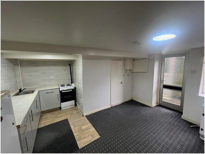 1 Bedroom Flat To Rent In Tanfield Road, Huddersfield, HD1