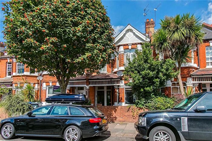 2 Bedroom Flat To Rent In Valetta Road, Acton, W3