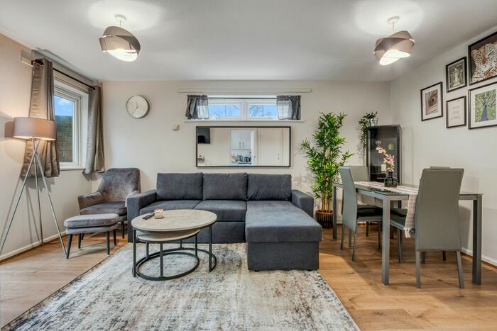 1 Bedroom Flat To Rent In Loughborough Park, London, SW9