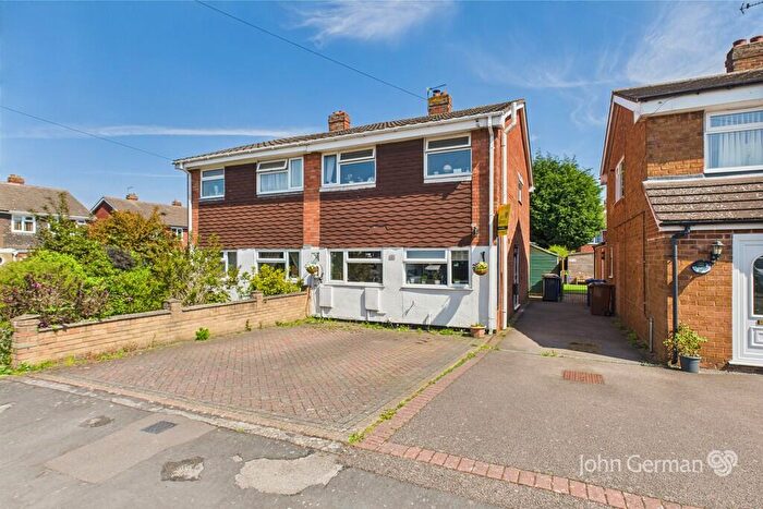 3 Bedroom Semi-Detached House For Sale In Willow Road, Barton-under-Needwood, DE13