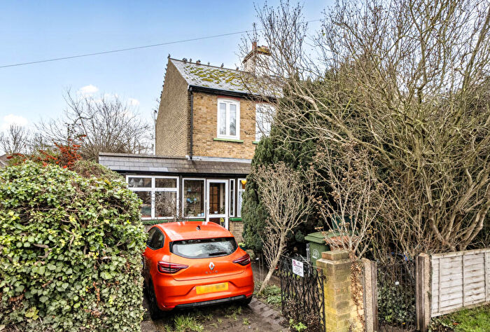 3 Bedroom End Of Terrace House For Sale In Gander Green Lane, Cheam, Sutton, SM3