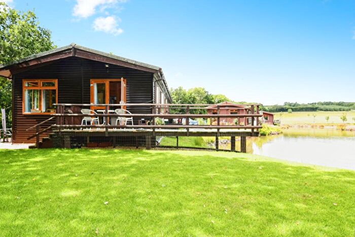 3 Bedroom Park Home For Sale In Hatherleigh Road, Winkleigh, EX19