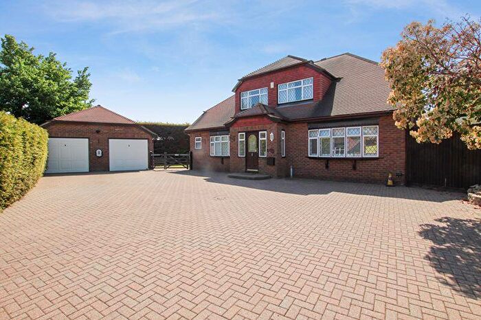 4 Bedroom Detached House For Sale In Barn End Drive, Wilmington, DA2