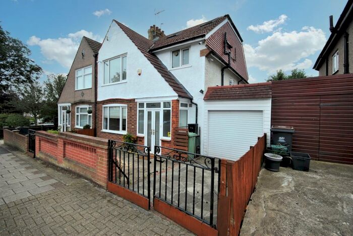 5 Bedroom Semi-Detached House To Rent In Kynaston Road Bromley, BR1