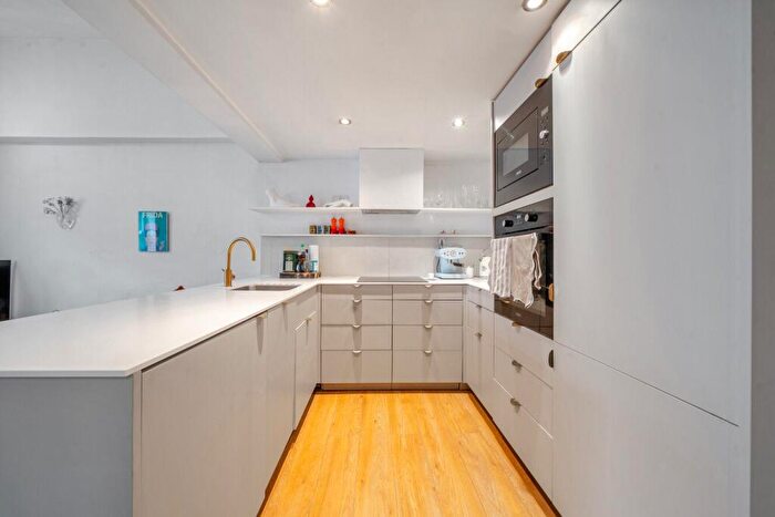 1 Bedroom Flat For Sale In Denmark Hill, Camberwell, London, SE5