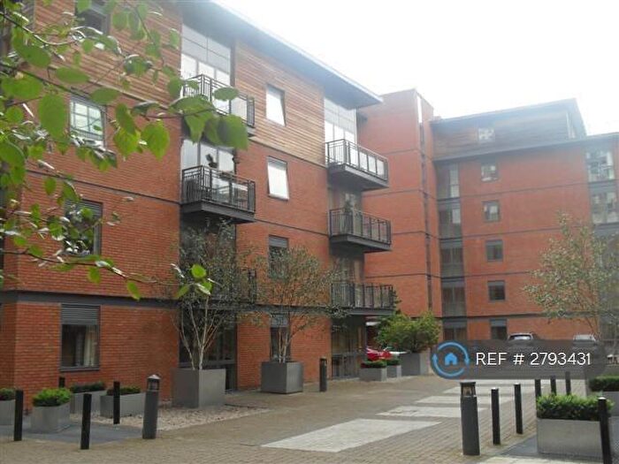 2 Bedroom Flat To Rent In Canal Wharf, Birmingham, B1