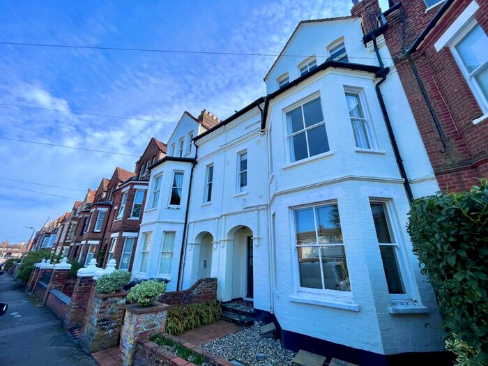 2 Bedroom Apartment To Rent In Vicarage Road, Cromer, NR27
