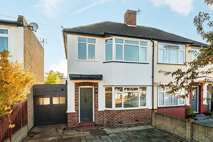 4 Bedroom Semi-Detached House To Rent In Villiers Avenue, Whitton, TW2