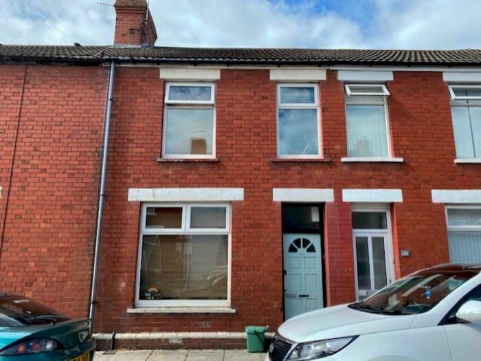 3 Bedroom Property To Rent In Vale Street, Barry, Vale Of Glamorgan, CF62