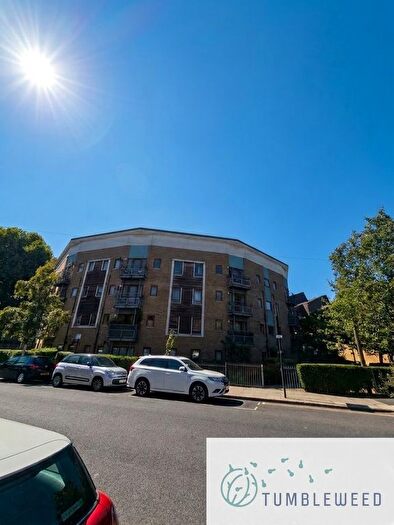 2 Bedroom Flat For Sale In Barchester Street, London, E14
