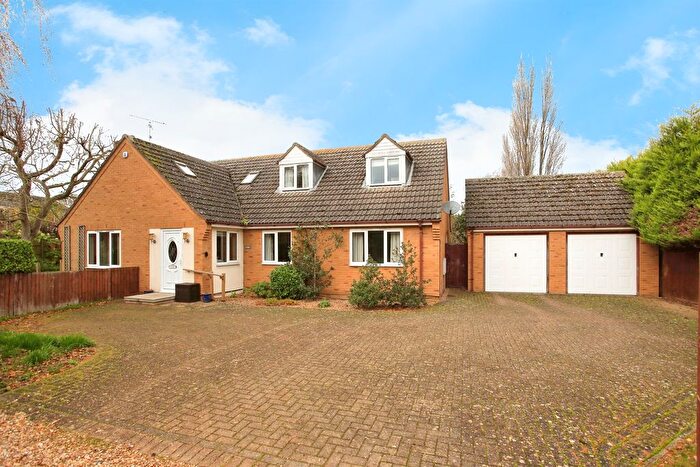 5 Bedroom Detached House For Sale In Lincoln Road, Peterborough, PE4