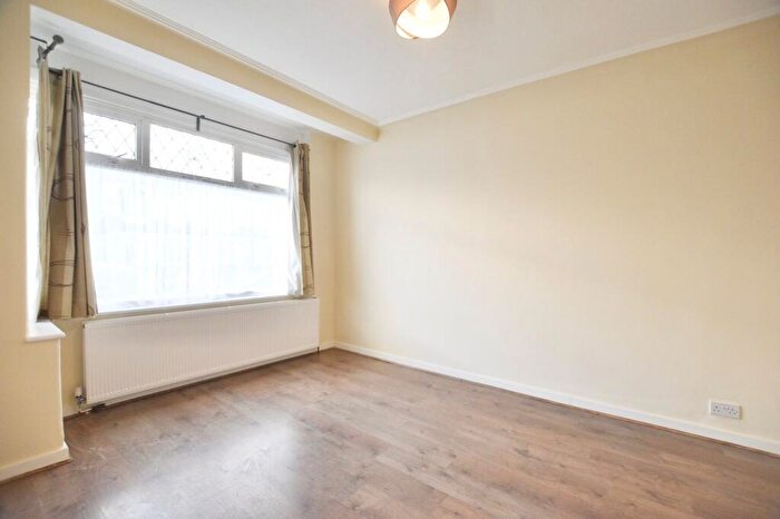 4 Bedroom Terraced House To Rent In Thornton Road, Ilford, IG1