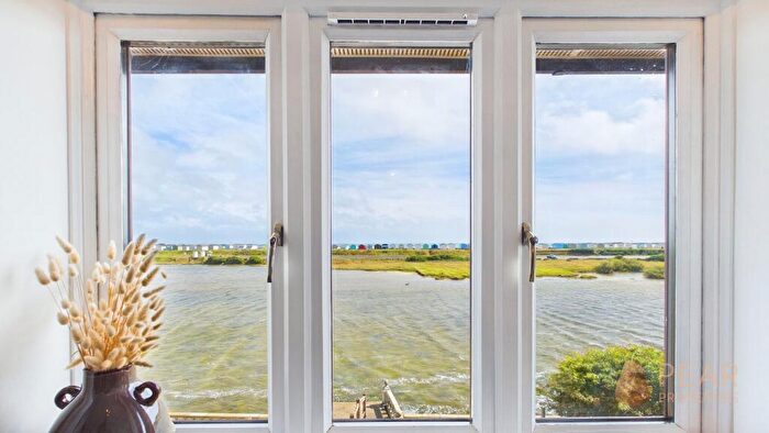 1 Bedroom Flat For Sale In Brighton Road, Lancing, BN15