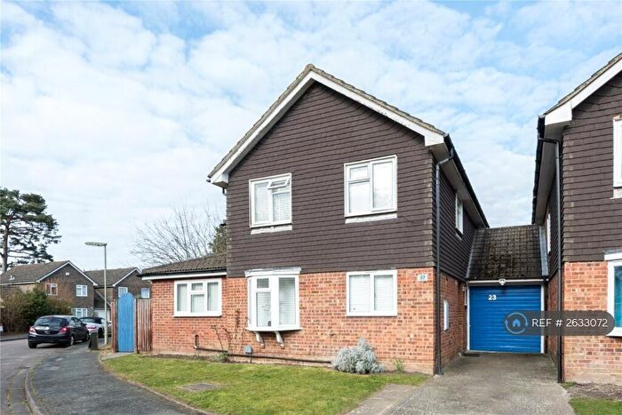 4 Bedroom Detached House To Rent In Snowdrop Way, Woking, GU24