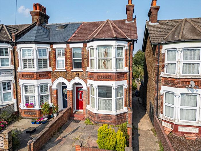 3 Bedroom End Of Terrace House For Sale In Burnham Road, Dartford, Kent, DA1