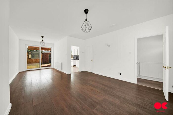 3 Bedroom Terraced House For Sale In Chandos Road, Stratford, E15