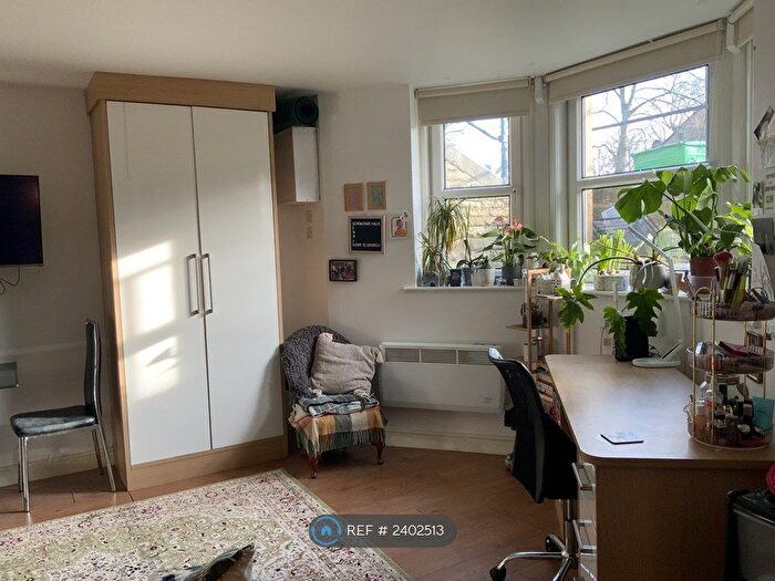 Studio To Rent In East Parade, Harrogate, HG1