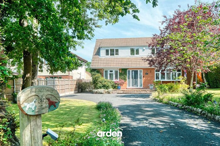 4 Bedroom Detached House For Sale In Houndsfield Lane, Tidbury Green, B90