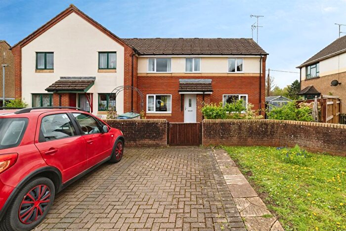 4 Bedroom Semi Detached House For Sale In Westcroft, Chippenham, SN14