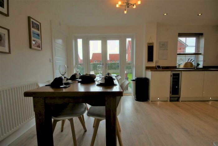 4 Bedroom Detached House For Sale In Petfield Drive, Anlaby, HU10