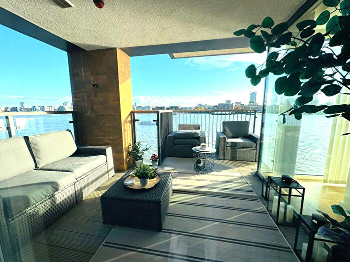 2 Bedroom Apartment For Sale In Marc Brunel House, Wapping High Street, London, E1W