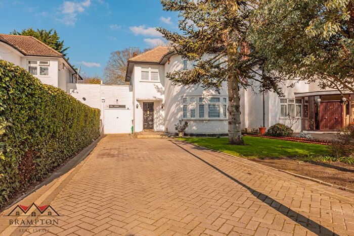 3 Bedroom Semi-Detached House For Sale In Stonegrove, Edgware, HA8