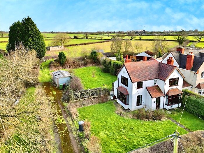 3 Bedroom Detached House For Sale In Coventry Road, Bulkington, Bedworth, Warwickshire, CV12