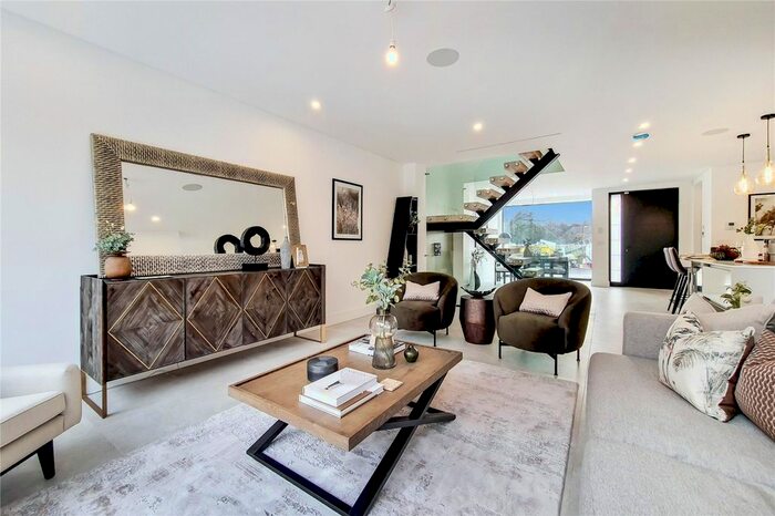 4 Bedroom Semi-Detached House To Rent In Gulliver Place, Off Woodside Avenue, N10