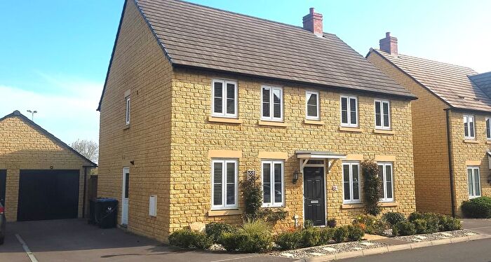 4 Bedroom Detached House For Sale In Blush Crescent, Carterton, Oxfordshire, OX18