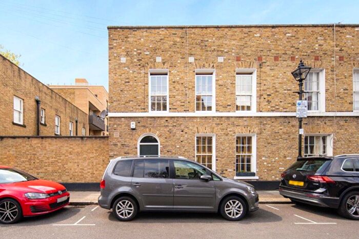 4 Bedroom Terraced House To Rent In Barnes Street, Limehouse, London, E14