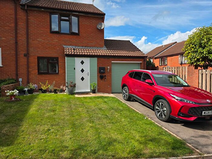3 Bedroom Semi-Detached House For Sale In Orchard Rise, Crewkerne, TA18